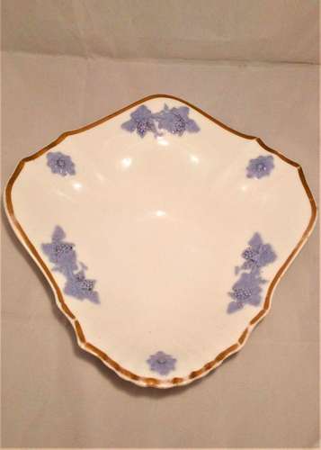 Antique Porcelain Shell Shaped Dessert Dish Lilac Sprigged William IV Antique c 1835