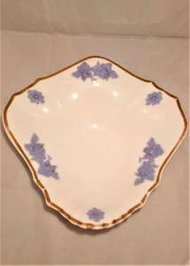 Antique Porcelain Shell Shaped Dessert Dish Lilac Sprigged William IV Antique c 1835