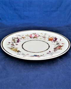 An antique Chamberlains Worcester porcelain plate - Georgian circa 1820 - exquisite hand painted floral pattern & gilding - 8 1/2 inch diam 453 grammes