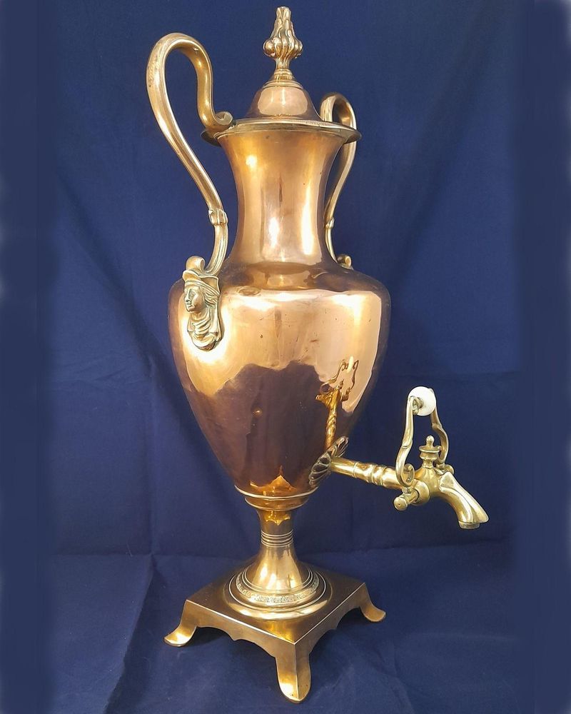 Georgian copper & brass hot water urn antique circa 1800 - Inverted baluster shaped half caryatid S loop handles flame knop finial Pedestal base 59 cm