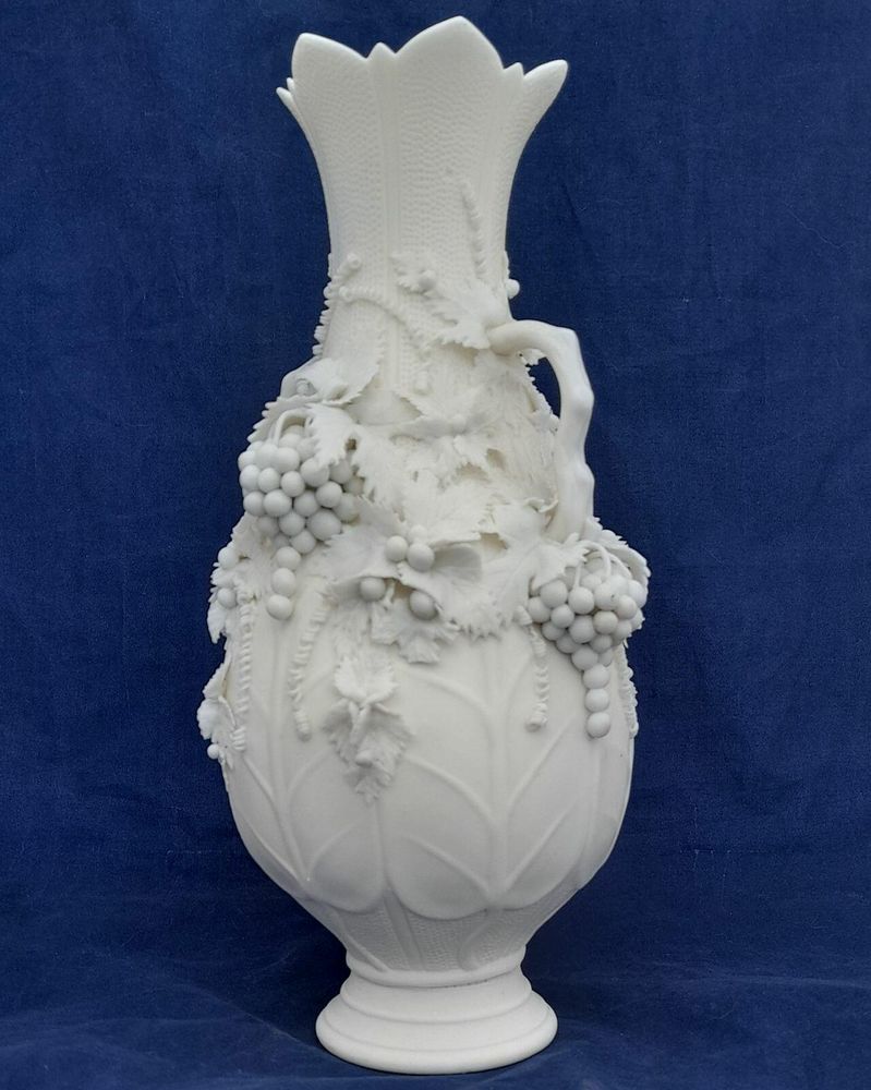 Victorian Parian vase decorated with applied grapevines & tendrils baluster shaped serrated flared rim Samuel Alcock antique ca 1850 25.4cm H 0.64 kg