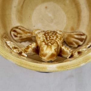 Detail Frog - Novelty Frog Loving Cup Jolly Topers - Prattware underglaze coloured - Kilnhurst Pottery Yorkshire - moulded The Miser & Grapevines - Antique c 1860