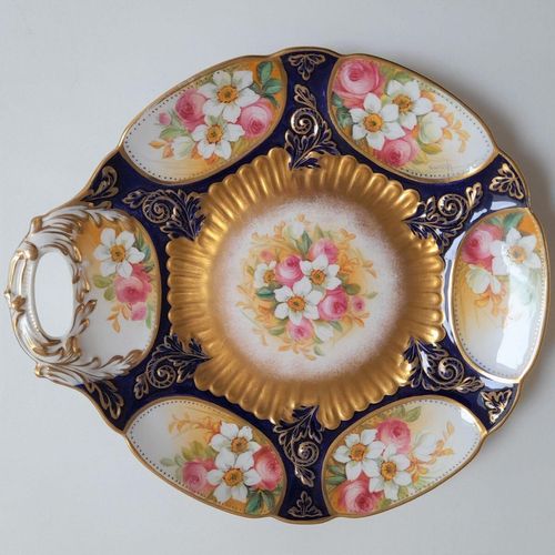 Top side of a cake plate