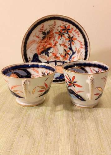Antique Regency Period New Hall Porcelain Trio Japan Imari Fence Pattern Number 711 London Shape Cups & Saucer circa 1815