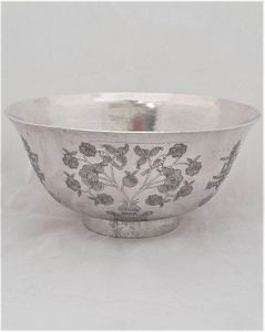Chinese White Metal Silver Bowl 5" Engraved flower vase & Longevity character shou 壽 Lingzhi Fungus 19th century 173 grammes