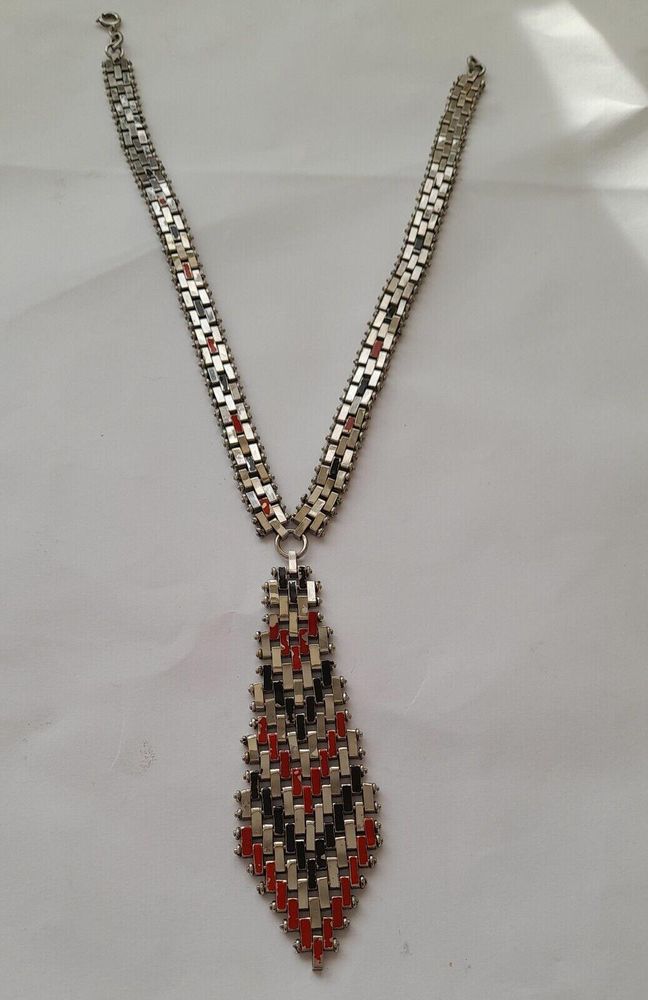 Art Deco Jakob Bengel Brickwork or Mauerwerk Articulated Long Necklace Red Black Enamels 1920