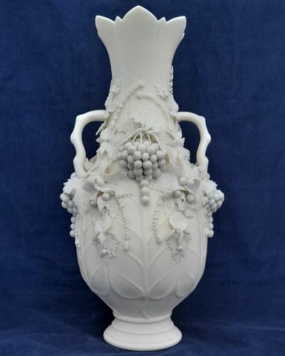 Victorian Parian vase decorated with applied grapevines & tendrils baluster shaped serrated flared rim Samuel Alcock antique ca 1850 25.4cm H 0.64 kg
