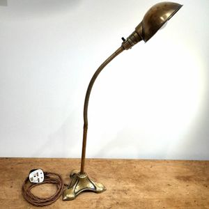 Lamp right side on