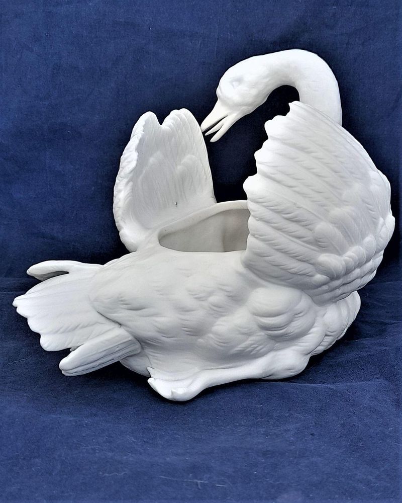 Exquisitely modelled antique Victorian European Continental bisque porcelain swan cachepot jardinière or planter circa 1900 - 15.8 cm H 21 cm Long