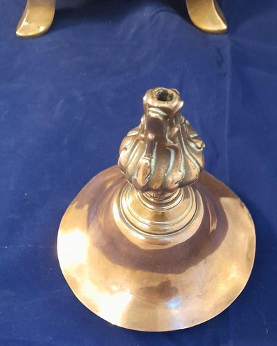 Georgian copper & brass hot water urn antique circa 1800 - Inverted baluster shaped half caryatid S loop handles flame knop finial Pedestal base 59 cm