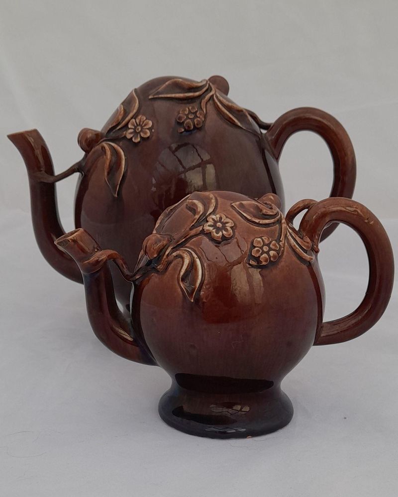 Antique Large Brameld Cadogan Rockingham glazed earthenware pottery teapot circa 1830 manganese purple brown Rockingham Glazed Chinese Inspired 14.1 cm H 19.4 cm L 10.4 cm D 428 g