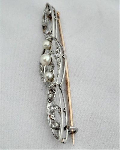 Antique Edwardian 18ct White and Yellow Gold Bar Brooch set with Diamonds  and Natural Pearls