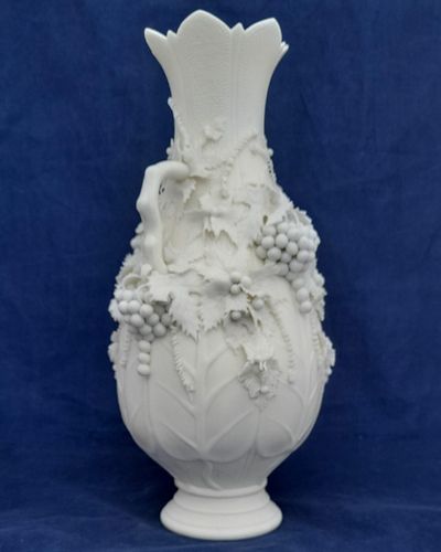 Victorian Parian vase decorated with applied grapevines & tendrils baluster shaped serrated flared rim Samuel Alcock antique ca 1850 25.4cm H 0.64 kg
