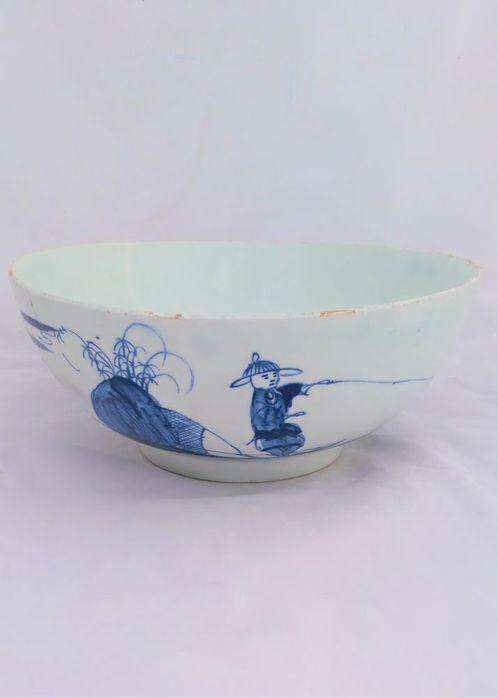 Bow Porcelain Fisherman and Cross Legged Chinaman Bowl 20cm 1750