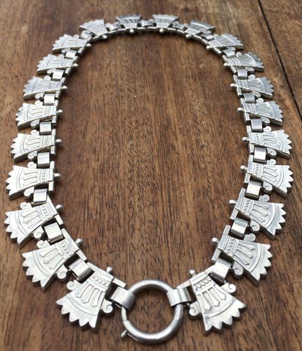 Antique Aesthetic Movement Silver Plated Collar Book Chain Locket Chain circa 1870