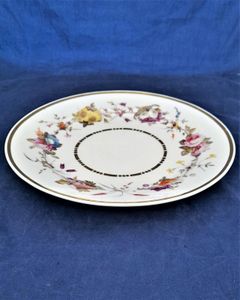 An antique Chamberlains Worcester porcelain plate - Georgian circa 1820 - exquisite hand painted floral pattern & gilding - 8 1/2 inch diam 453 grammes