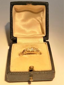Antique 18 carat Yellow Gold Claw Set Five Stone Old Cut Diamonds Ring Size K Hallmarked Birmingham 1912 - Stone carat weight 0.4ct - 1.2 grammes