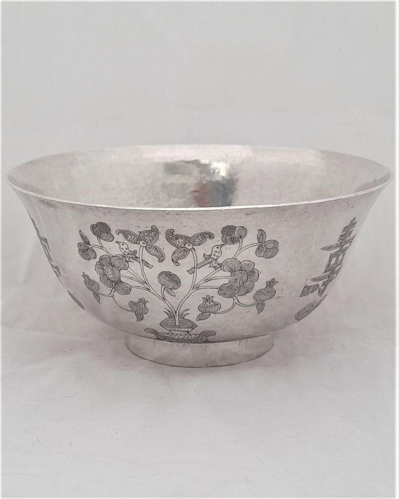 Chinese White Metal Silver Bowl 5" Engraved flower vase & Longevity character shou 壽 Lingzhi Fungus 19th century 173 grammes