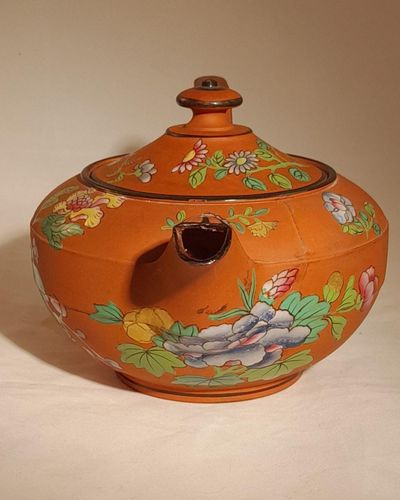 Antique Wedgwood Rosso Antico pottery Teapot Low round Egyptian shape Enamelled Flowers - Georgian circa 1820 19.7 cm H 16.5 cm L 10.2 cm D 724 g
