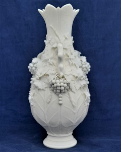 Victorian Parian vase decorated with applied grapevines & tendrils baluster shaped serrated flared rim Samuel Alcock antique ca 1850 25.4cm H 0.64 kg