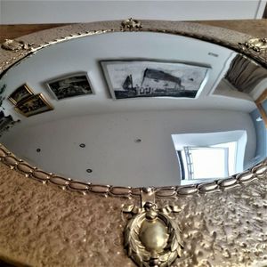 side on view showing convex mirror