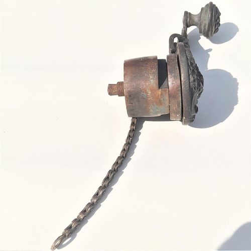 bottom showing  the drum and chain
