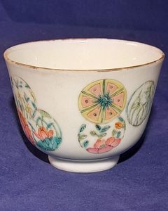 Chinese Export Porcelain Tea Bowl hand painted flower balls  - 花球 Huā qiú - Marked Yongzheng Antique Qing late 19th century to early 20th C