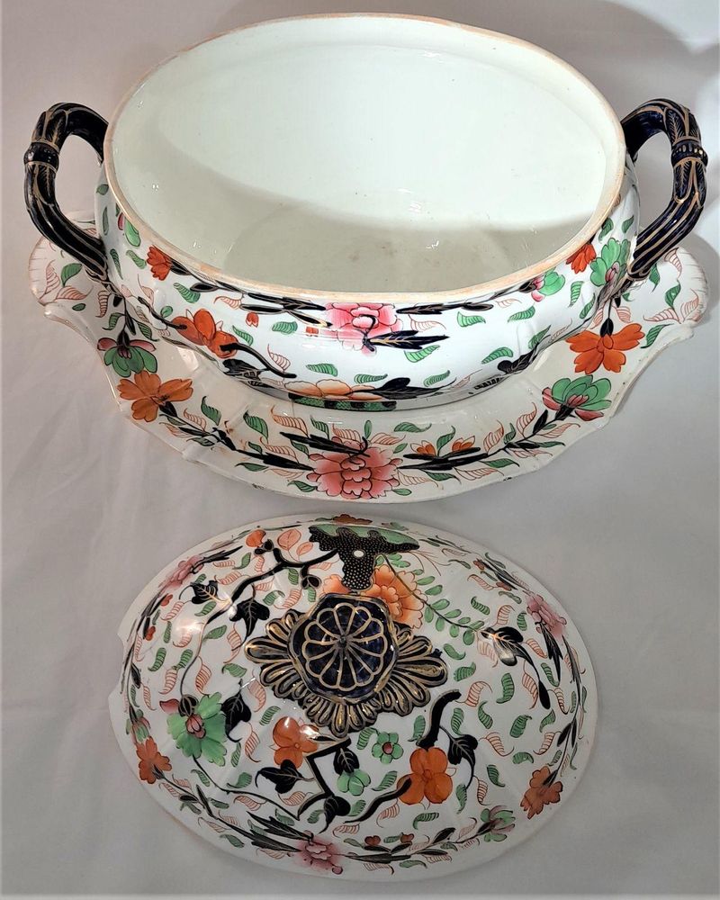 Large Chamberlain Worcester Porcelain Bone China Lidded Soup Tureen & Stand Imari Japan pattern ca 1825 - female mask head handle terminals 41cm L 6pt