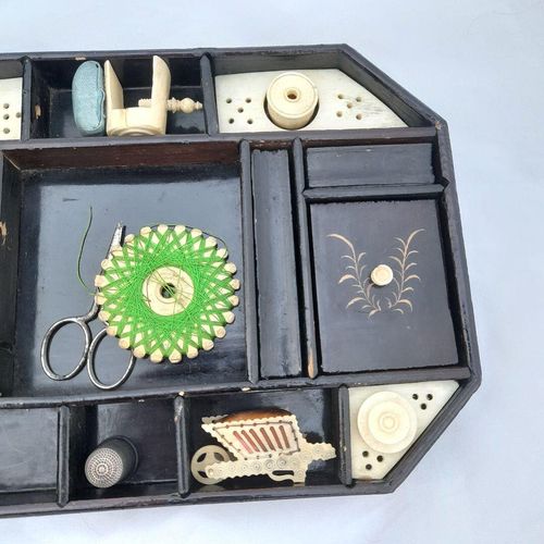 detail of right side of tray