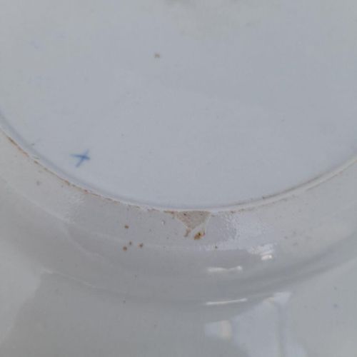 Detail of the mark and foot rim chip plate 2