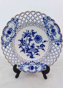 Antique Meissen Porcelain  Blue Onion Pattern Reticulated Plate Gilt Edge 19th C