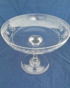 Antique Late Georgian Engraved Clear Glass Centrepiece Comport Compote circa 1830