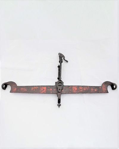 Antique Georgian floral painted wrought iron hanging balance beam scales circa 1825, 62 cm wide.