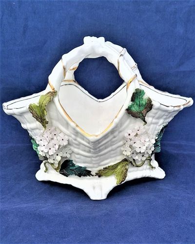 Antique Victorian White Porcelain Basket with Hydrangea Flower Encrusted Decoration circa 1860 - Coalport type  - 17 cm long 13 cm high 0.377 kg