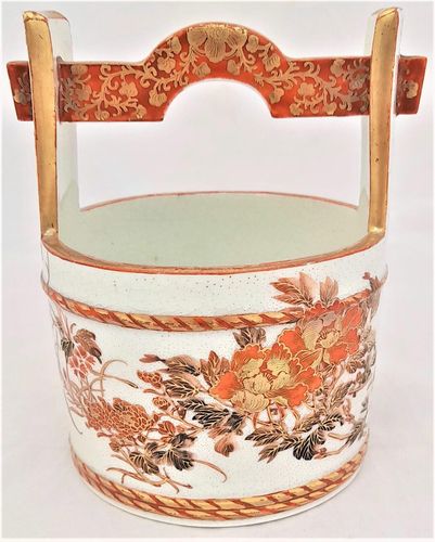 Japanese Kutani Porcelain Well Bucket Shaped Vase decorated in aka-e Meiji antique circa 1890 - signed Kutani Kankin Ken sei 12.7 cm high 319 grammes