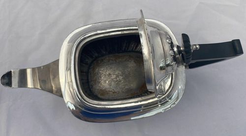 Teapot lid open from above
