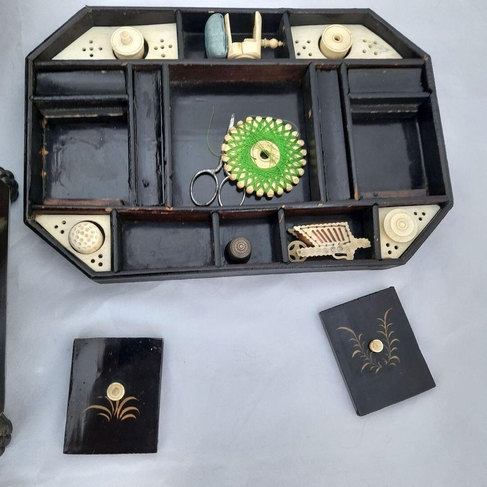 detail of tray lids removed
