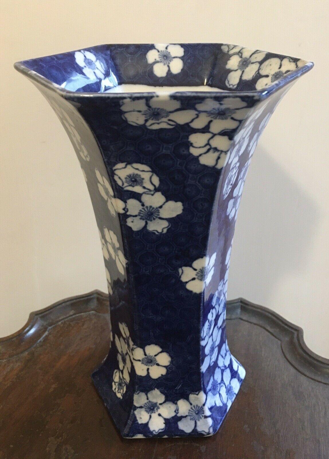 Antique Cauldon Prunus Hawthorn Pattern Vase Hexagonal Blue and White 21 cm 1910