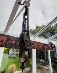 Antique Georgian floral painted wrought iron hanging balance beam scales circa 1825, 62 cm wide.