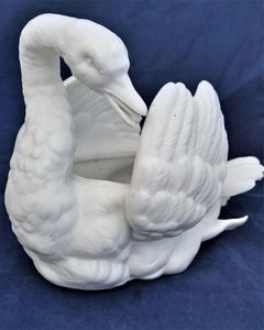 Exquisitely modelled antique Victorian European Continental bisque porcelain swan cachepot jardinière or planter circa 1900 - 15.8 cm H 21 cm Long