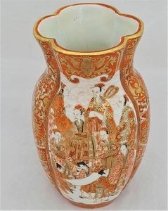 Antique Japanese Kutani Porcelain Vase decorated in iron red and enamel brocade - aka-e kinran-de made in the  Meiji period circa 1885 - signed Kaga San Pu Do - painted by Kasama Shuseki of  Kanazawa  in the Kaga Prefecture 15.2 cm high 9.2 cm wide weighs 370 grammes unpacked.