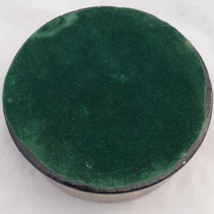 Underside showing the baize