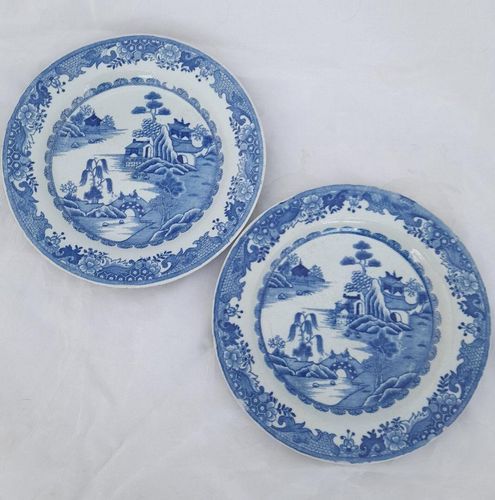 Pair of plates from the front