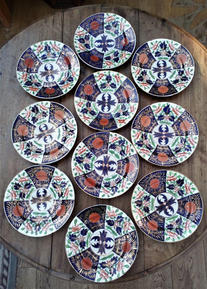 Usable, Decorative and Rare Set of Ten Coalport Imari Crab Claw Pattern Dinner Plates circa 1810