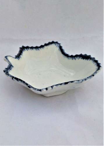Caughley Porcelain Feather Edge Blue and White Vine Leaf Pickle Dish 1780