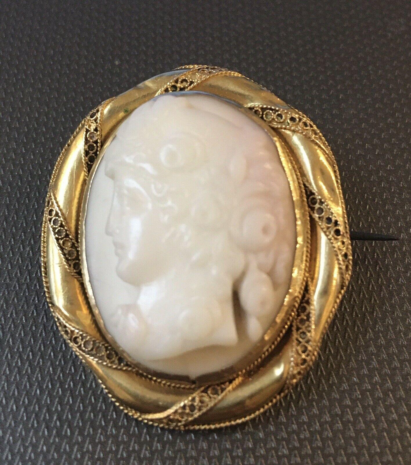 Antique Victorian 18ct Yellow Gold Angelskin Coral Carved Cameo Brooch c 1860