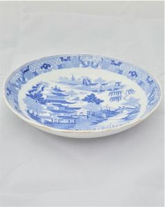 An antique Miles Mason type porcelain saucer dish transfer printed in blue and white in the Two Temples Broseley pattern circa 1810