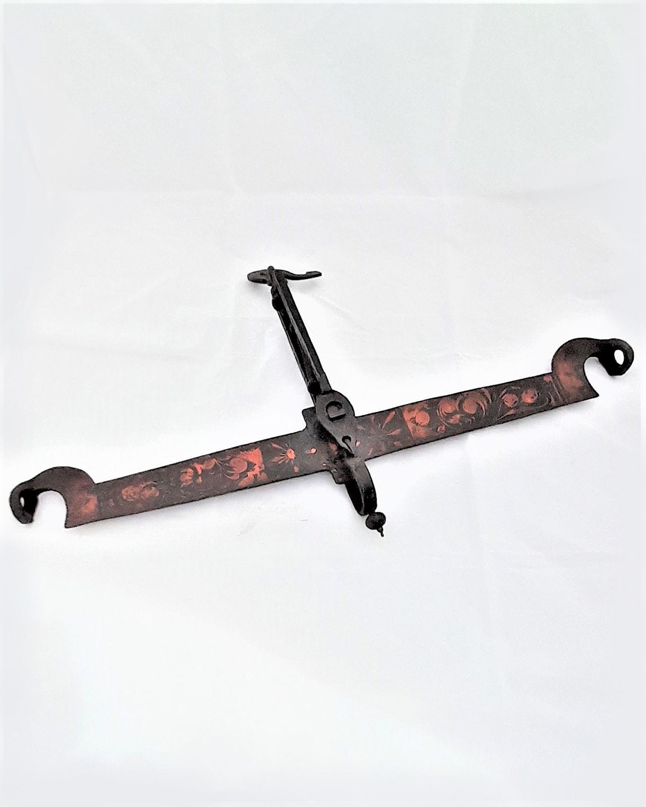Antique Georgian floral painted wrought iron hanging balance beam scales circa 1825, 62 cm wide.