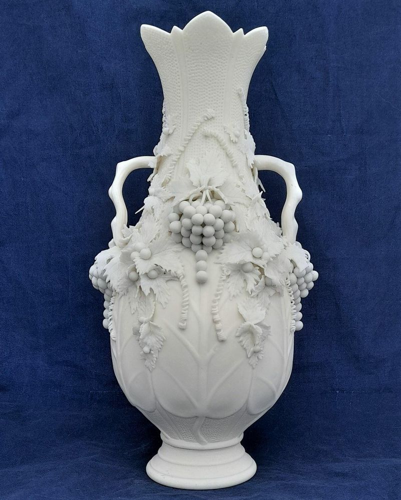 Victorian Parian vase decorated with applied grapevines & tendrils baluster shaped serrated flared rim Samuel Alcock antique ca 1850 25.4cm H 0.64 kg