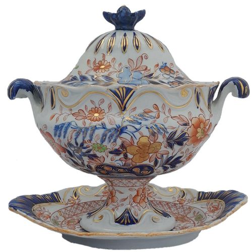 An antique Hicks & Meigh Japan pattern moulded moustache shaped ironstone sauce tureen and stand circa 1820 - underglaze blue & gilded enamel Imari pattern 19.1 cm high weighs  889 grammes unpacked.